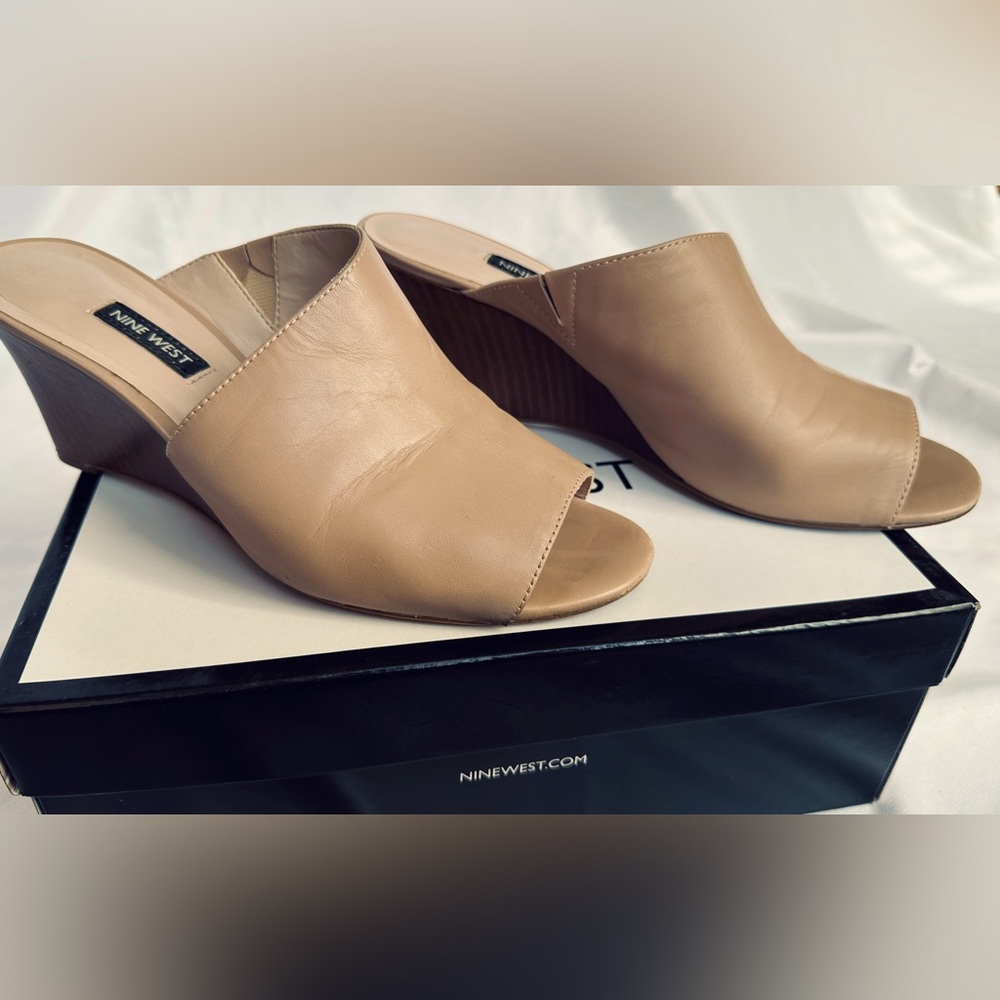 Nine West mules in Natural color. Size 9.5. Great condition.